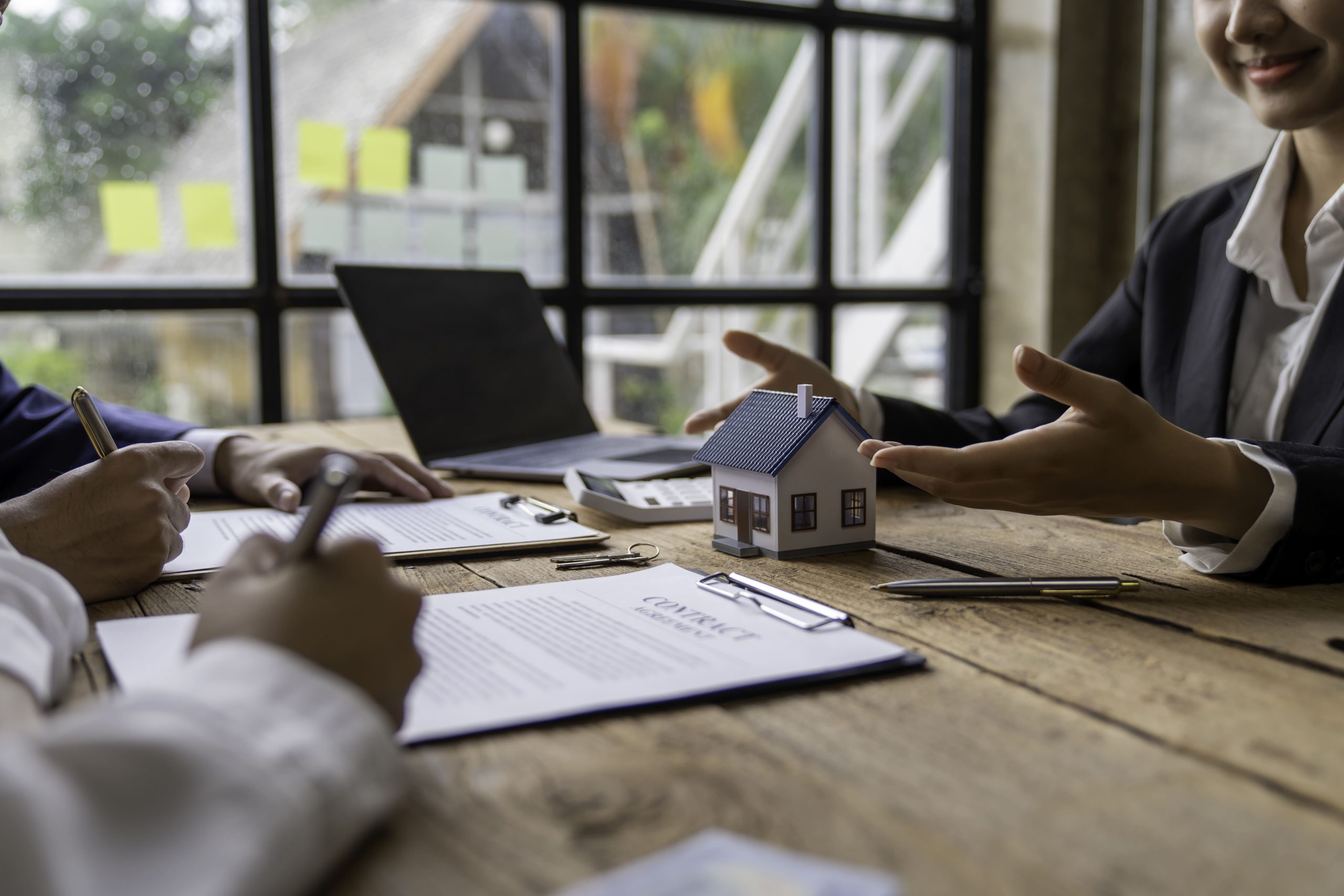 asesoramiento inmobiliario en contrato de compraventa de vivienda en Málaga